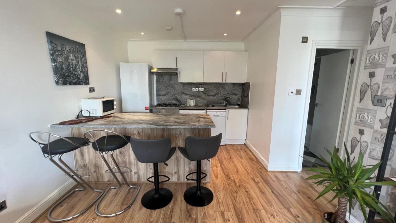Comfy 2 Bedroom Apartments - Finchley Road, ロンドン エクステリア 写真
