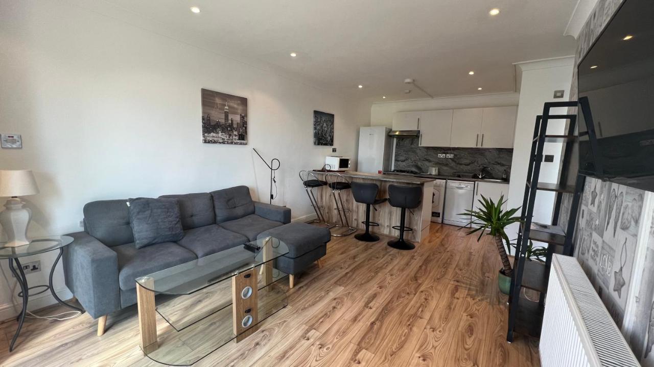 Comfy 2 Bedroom Apartments - Finchley Road, ロンドン エクステリア 写真