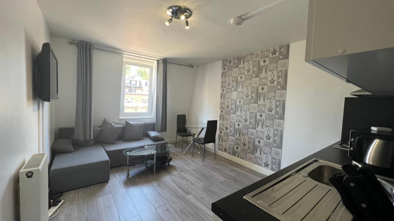 Comfy 2 Bedroom Apartments - Finchley Road, ロンドン エクステリア 写真